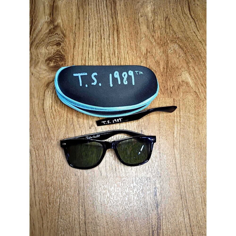 Taylor Swift 1989 Black Sunglasses + Case - Broken Hinges